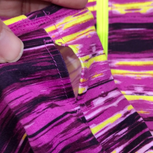 Old Navy Active Long Sleeve Athletic Pullover - Picture 5 of 8